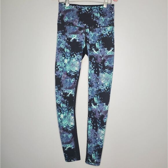 Victoria's Secret S Workout Leggings Oil Spill Wonderland Black Purple Blue VSX - Picture 3 of 12